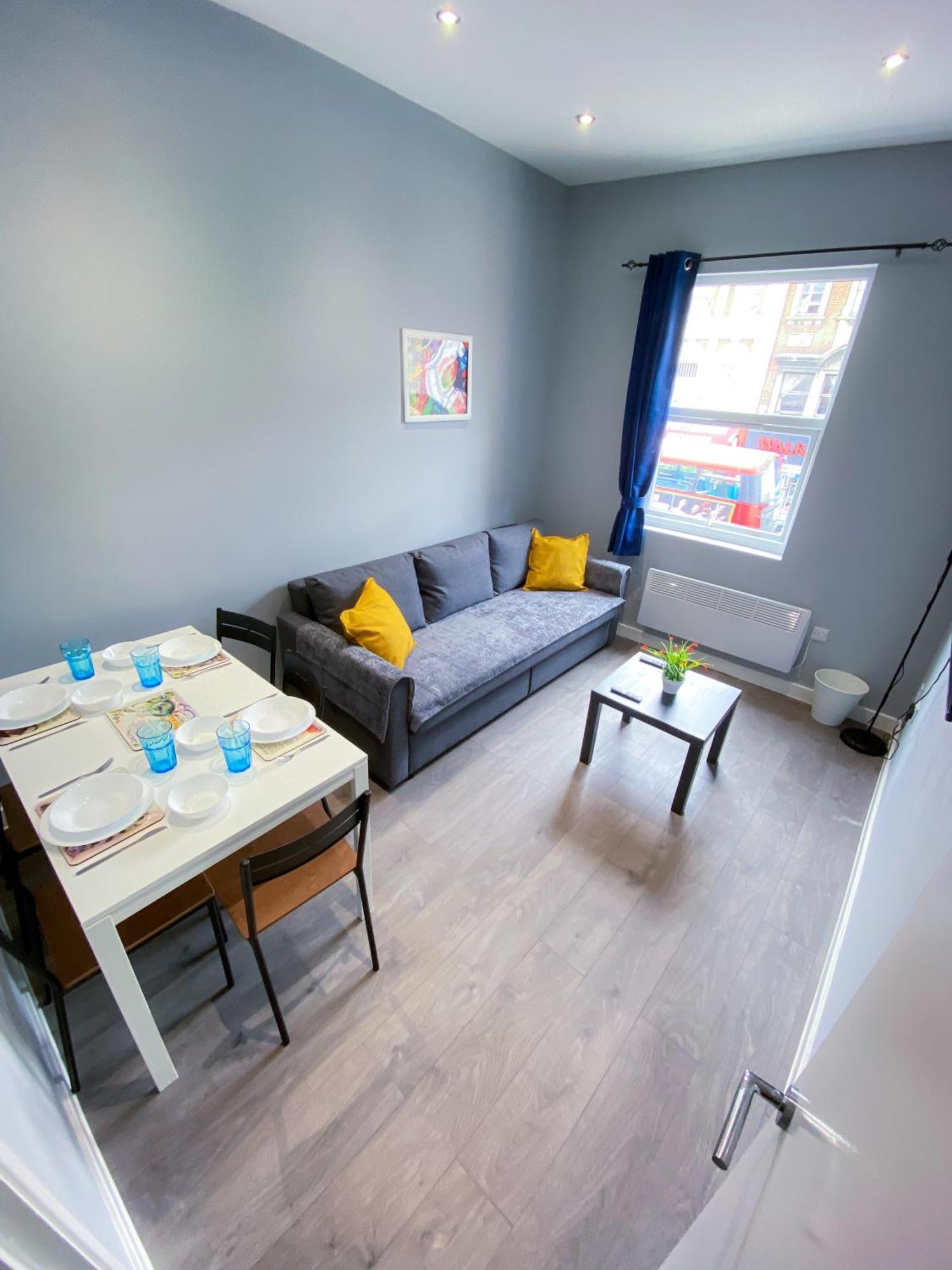 Modern 1 Bedroom Flat In Wood Green Londen Buitenkant foto