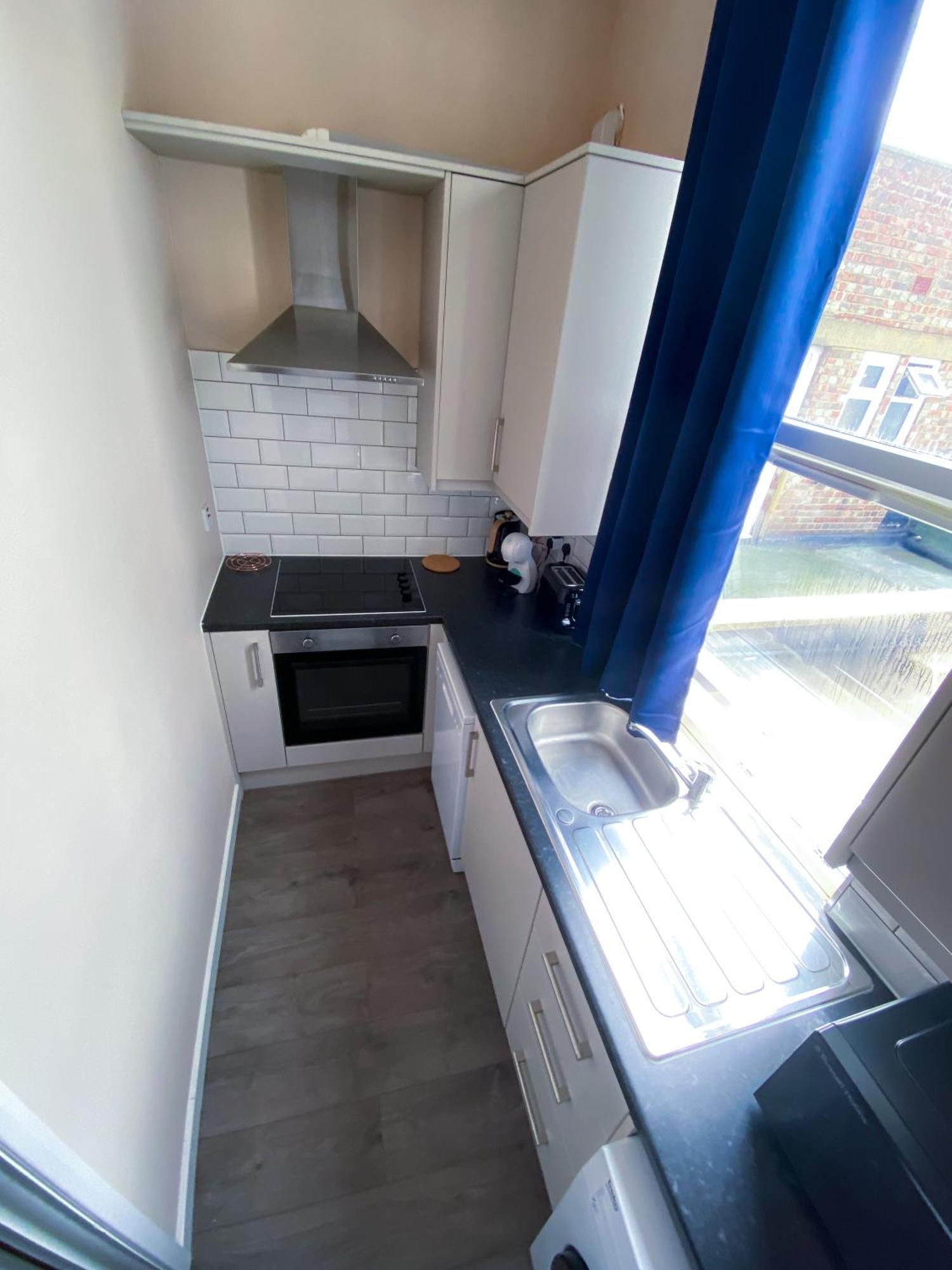 Modern 1 Bedroom Flat In Wood Green Londen Buitenkant foto
